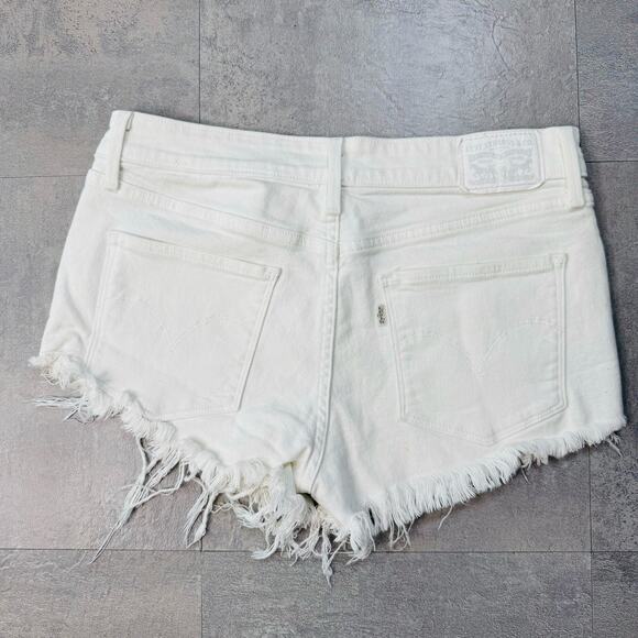 Levi's White Denim Cut Off Jean Shorts Womens Sz 28 Distressed Raw Hem Mid Rise - Picture 4 of 10
